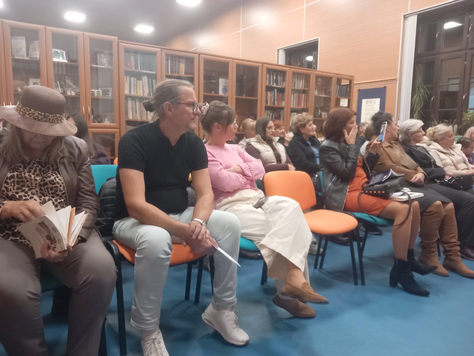 ВИШЕГРАДСКИ ПЈЕСНИЦИ ГОВОРИЛИ СТИХОВЕ У ХАН ПИЈЕСКУ ВИШЕГРАДСКИ ПЈЕСНИЦИ ГОВОРИЛИ СТИХОВЕ У ХАН ПИЈЕСКУ