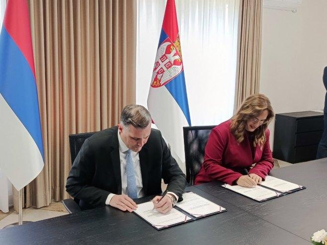 ПОТПИСАН СПОРАЗУМ О ПОВЕЗИВАЊУ ЗАШТИЋЕНИХ ПОДРУЧЈА СРБИЈЕ И РЕПУБЛИКЕ СРПСКЕ ПОТПИСАН СПОРАЗУМ О ПОВЕЗИВАЊУ ЗАШТИЋЕНИХ ПОДРУЧЈА СРБИЈЕ И РЕПУБЛИКЕ СРПСКЕ
