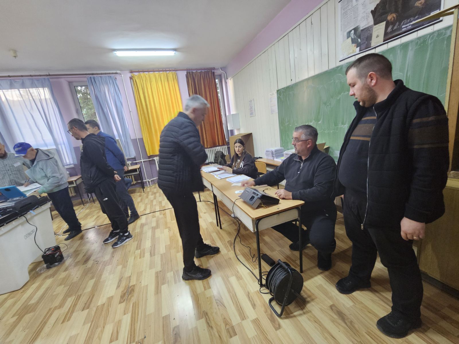 ЗАБИЉЕЖЕНА ВЕЋА ИЗЛАЗНОСТ У ПОДНЕВНИМ ЧАСОВИМА ЗАБИЉЕЖЕНА ВЕЋА ИЗЛАЗНОСТ У ПОДНЕВНИМ ЧАСОВИМА